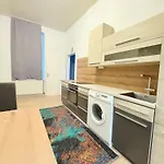 Beenie 19 Panzió Linz